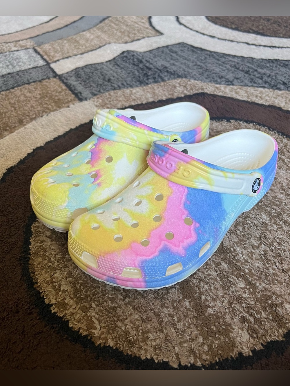Women’s Crocs Classic Clogs Size W 7 M 5